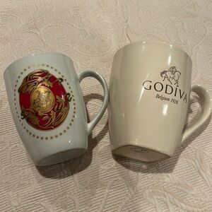 🌺 Godiva collectible coffee cups!
